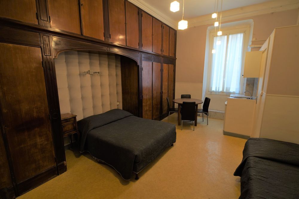 Chambre triple rétro Chambre triple rétro