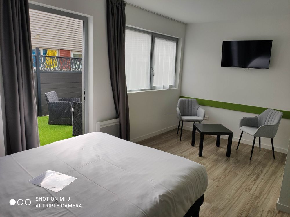 DOUBLE BED STUDIO WITH UPPER TERRACE DOUBLE BED STUDIO WITH UPPER TERRACE